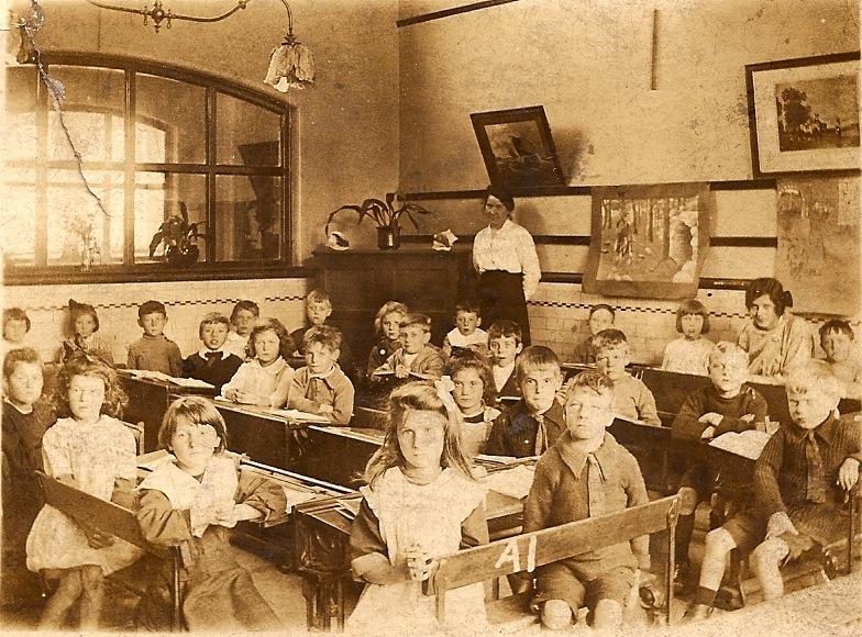 Beech Hill Primary school classroom scene, 1920