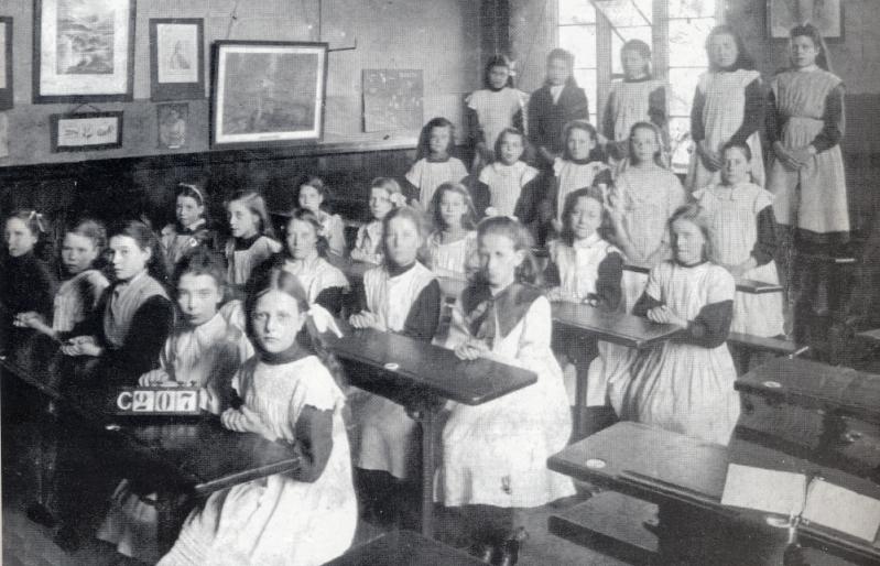 St Patrick's girls 1910