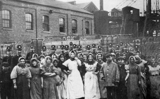 Pit Brow lassies c1921 Pit Brow lassies c1921