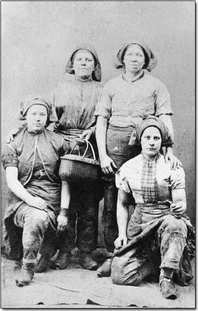 4 Pit Brow Lasses 4 Pit Brow Lasses