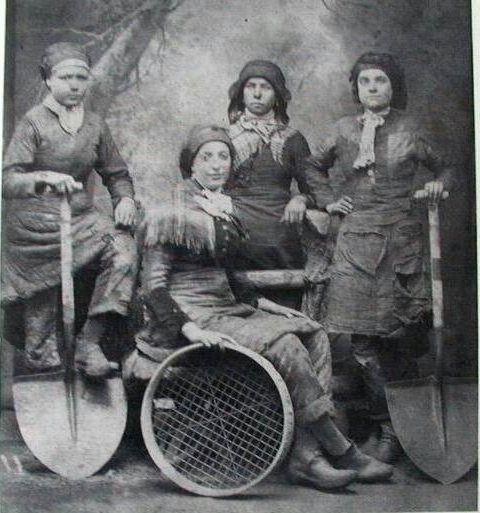 Women surface workers. Women surface workers.