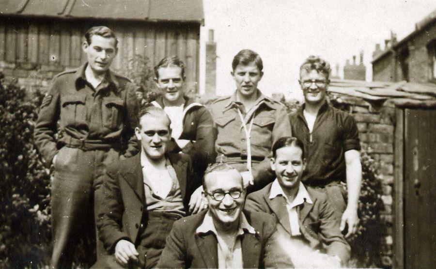 Group of locals taken on City Road, Kitt Green, 1943.