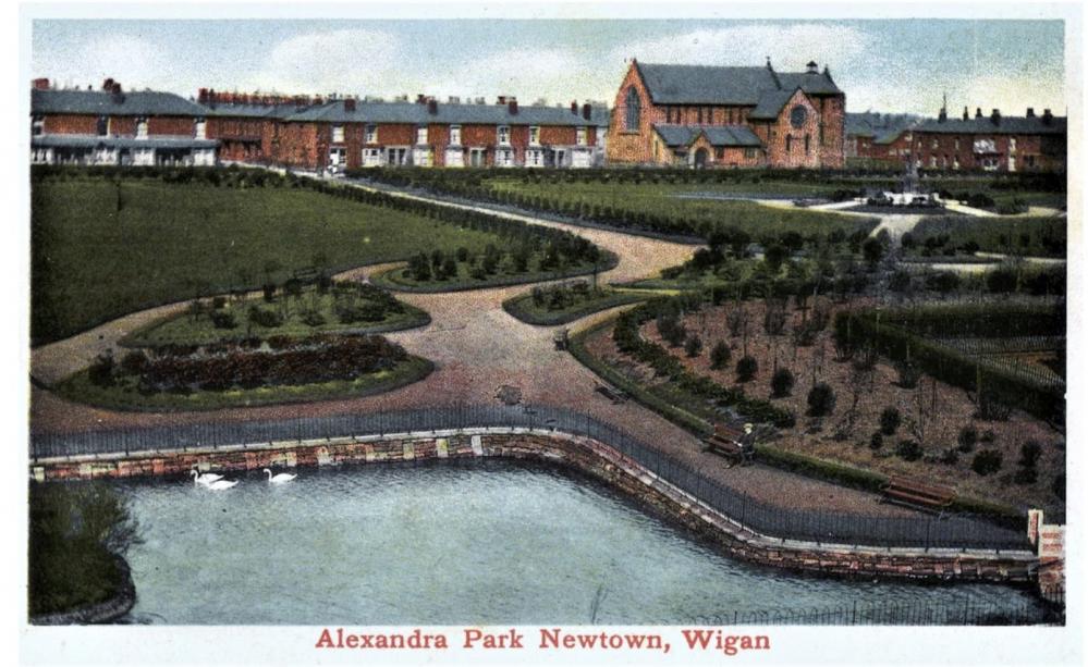 Alexandra Park, Newtown, showing the lake.
