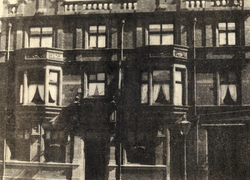 Roebuck Hotel Standishgate. 1930's