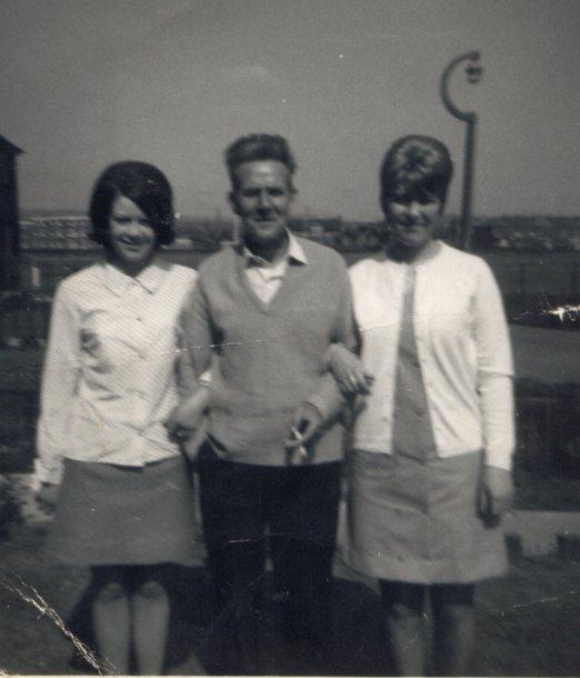 Bill Foster with Auntie Betty & Auntie Violet Varey