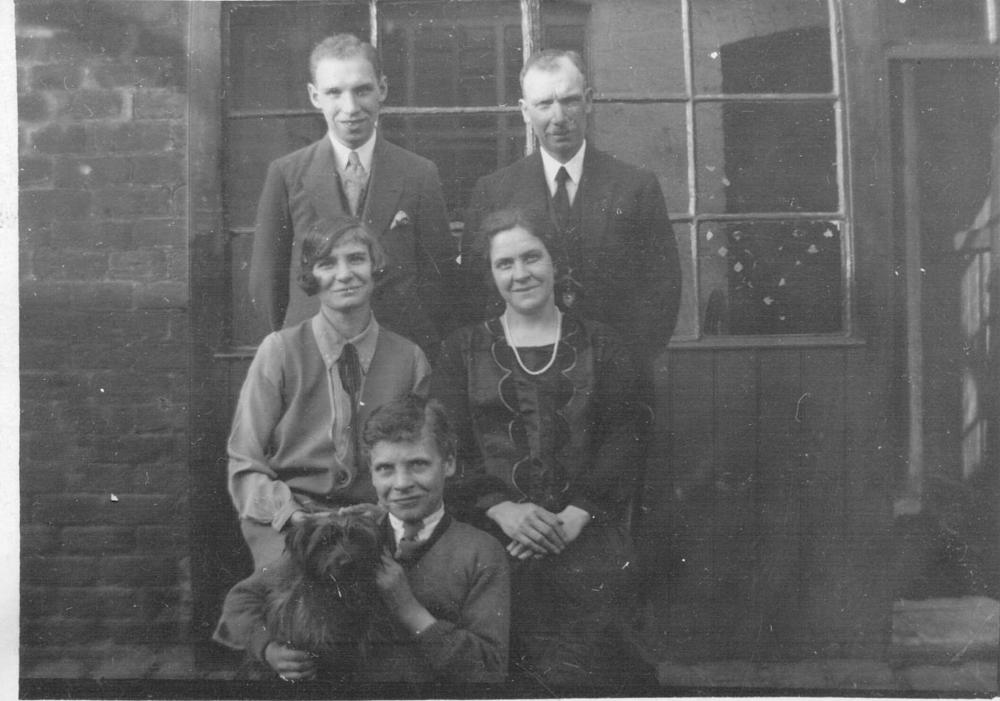 Cain Family at 15 Francis Street, Ince