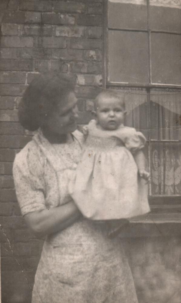 Edith Sharratt and child