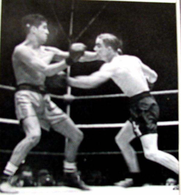 Peter Kane winning the World Title when he beat American Jackie Jurich, 1938.