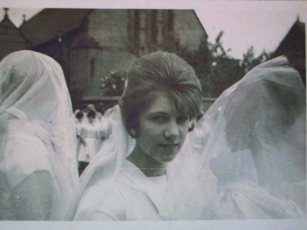 walking day late 50s walking day late 50s