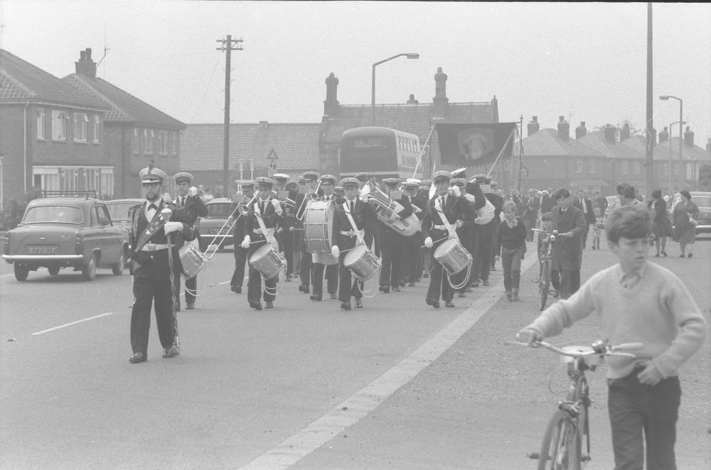Walking day 1960's Hollandmoor - Digmoor Nr Wigan Walking day 1960's Hollandmoor - Digmoor Nr Wigan