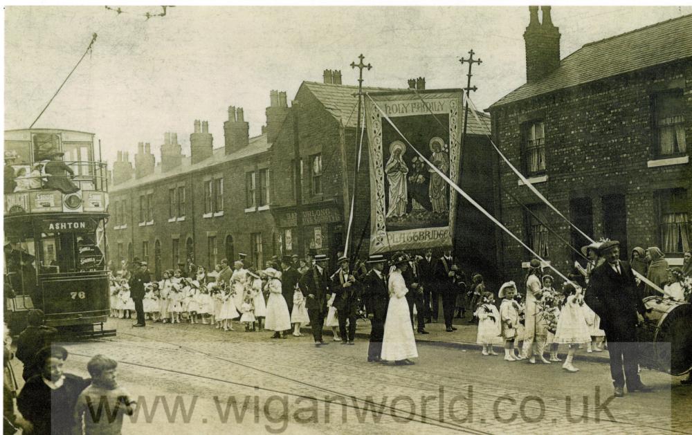 HOLY FAMILY WALKING DAY POSTCARD EARLY 1900's