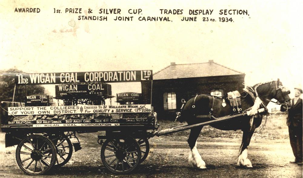 Walking Day cart, decorated for the Ashton Show, 1934 Walking Day cart, decorated for the Ashton Show, 1934