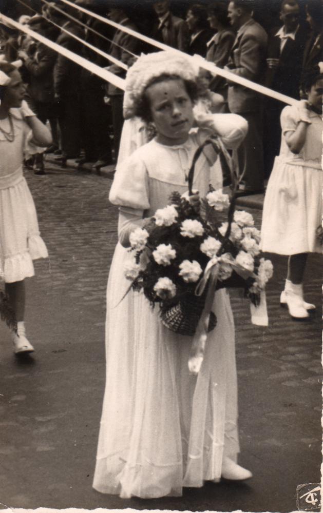 Eileen Barrington on lead ribbon early 1950's