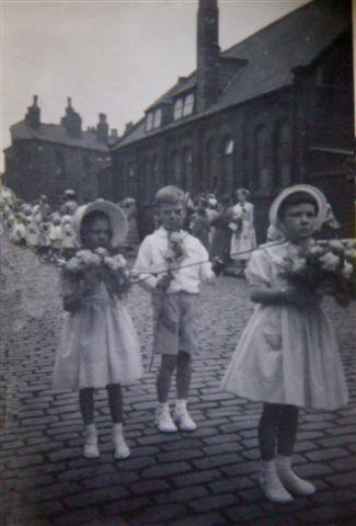 St.Thomas Church walking day. York St. Bottom Gt. George St. top left. c1953.