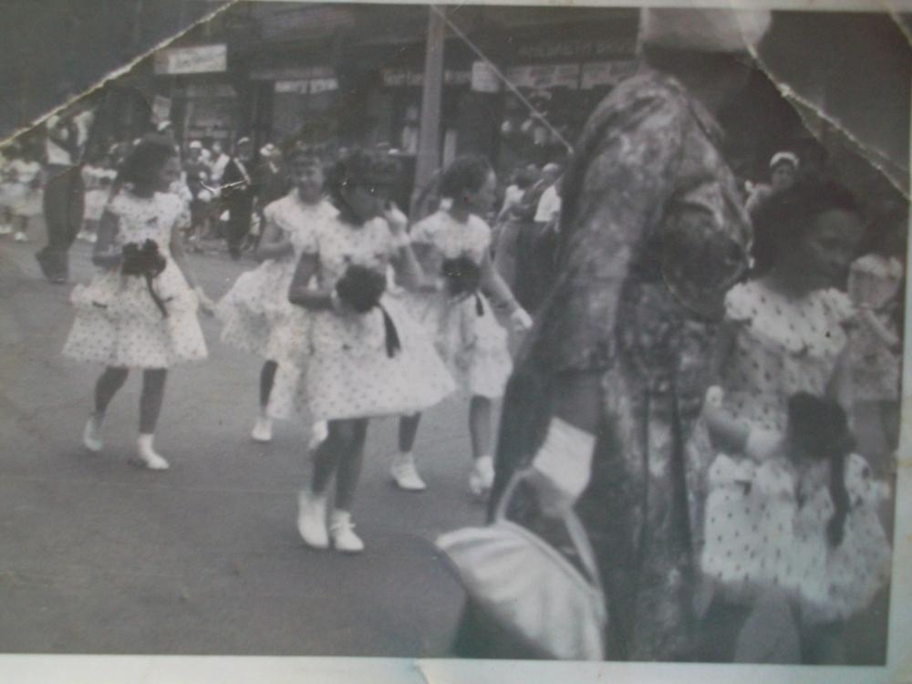 walking day late 50sthis is on ince bar walking day late 50sthis is on ince bar