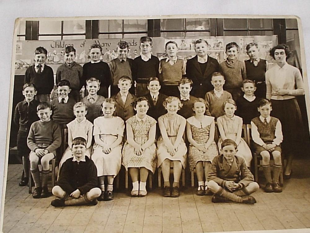 Downall Green R.C. Junior Mixed - late 1950's Downall Green R.C. Junior Mixed - late 1950's