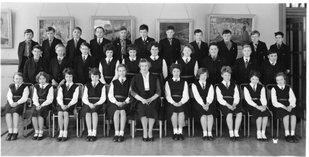 Mrs Hodgkinson's form 1961/2 Mrs Hodgkinson's form 1961/2
