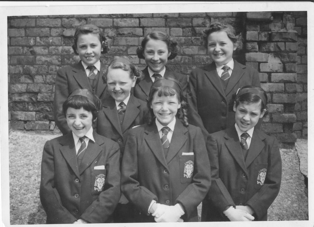 Posing in our brand new uniforms (1960) Posing in our brand new uniforms (1960)