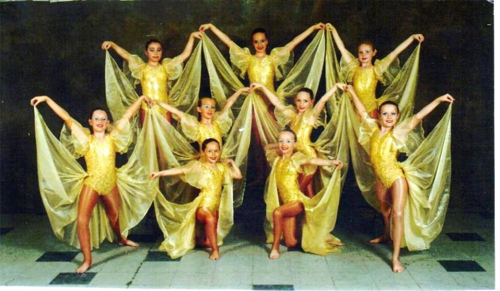 JUNIOR  LYRICAL TROUPE  SHOWTIME  2006