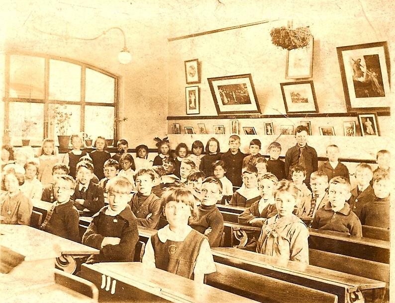 Beech Hill classroom scene 1919 Beech Hill classroom scene 1919