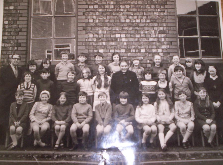 St. John's R.C. Primary School (Leaving Photo, 1972). St. John's R.C. Primary School (Leaving Photo, 1972).