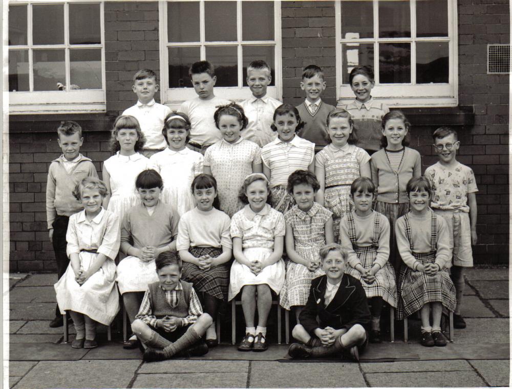 BRYN GATES PRIMARY SCHOOL 1959 / 60 BRYN GATES PRIMARY SCHOOL 1959 / 60