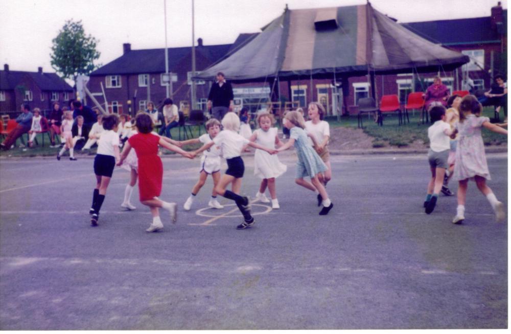 Country Dancing 