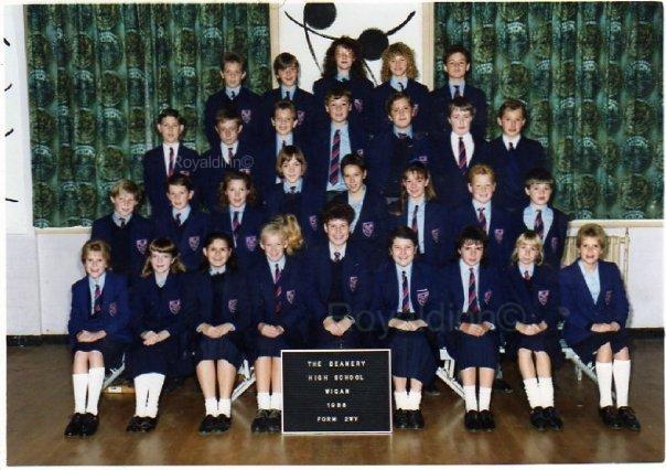 Deanery;Class Photo 2nd Year 1988-89