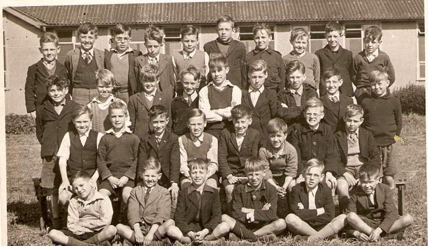 Highfield Seniors Sec Mod, 1946. Highfield Seniors Sec Mod, 1946.
