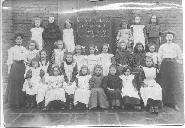 Ince Central School pupils, 1907.