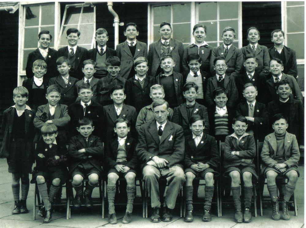 Ashton-in-Makerfield Secondary School, Form 1B, 1950 Ashton-in-Makerfield Secondary School, Form 1B, 1950
