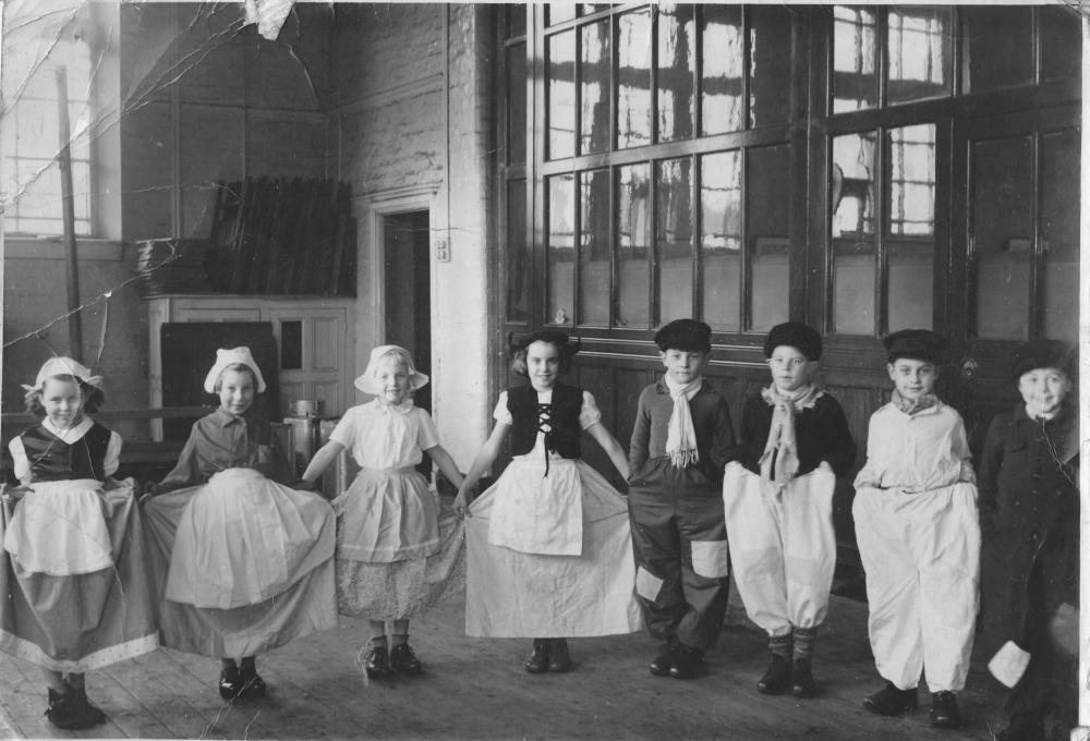 Little Dutch Children? Little Dutch Children?
