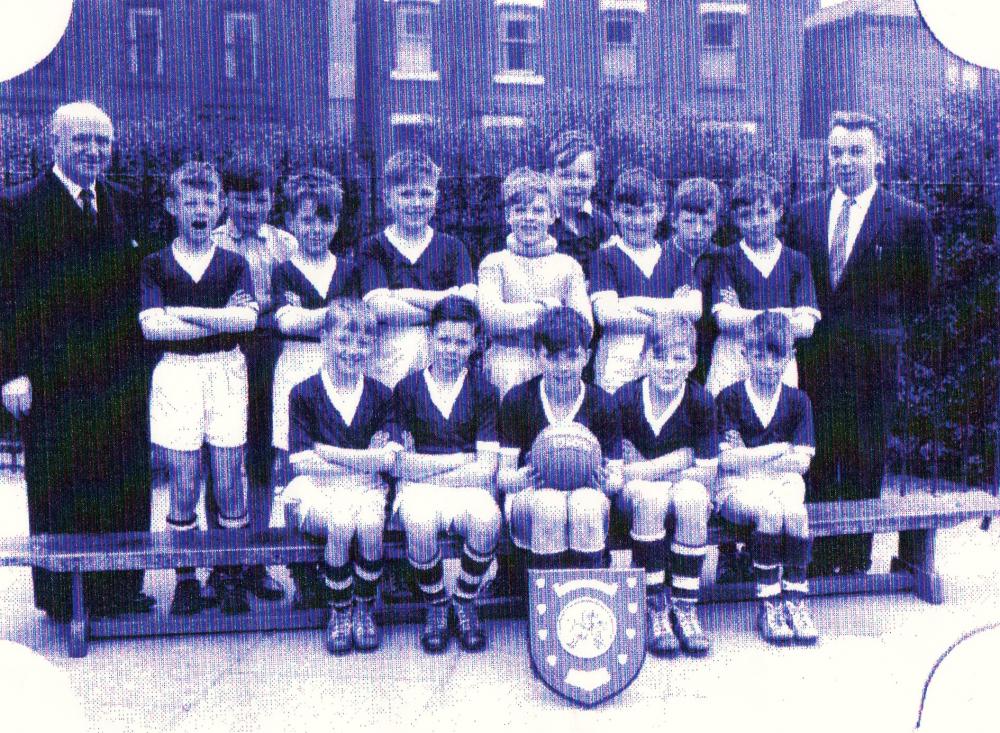 FOOTBALL TEAM FOOTBALL TEAM