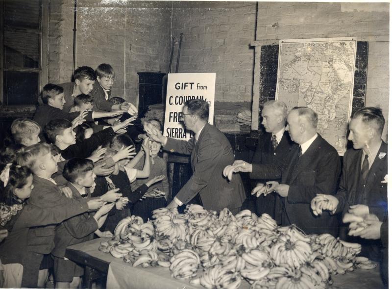Photograph No4. Distribution of Bananas 19th September 1950 Photograph No4. Distribution of Bananas 19th September 1950