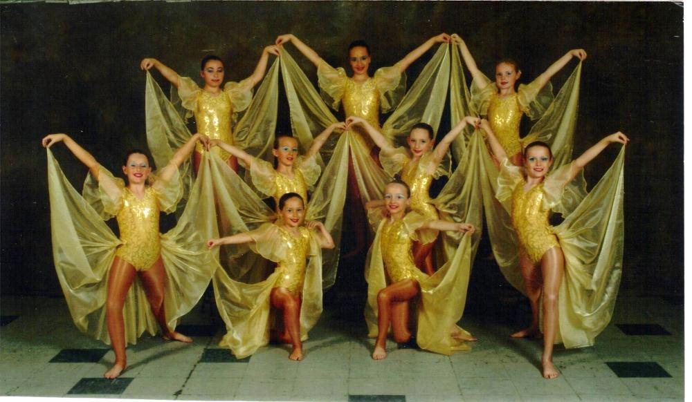 JUNIOR  LYRICAL TROUPE  SHOWTIME  2006