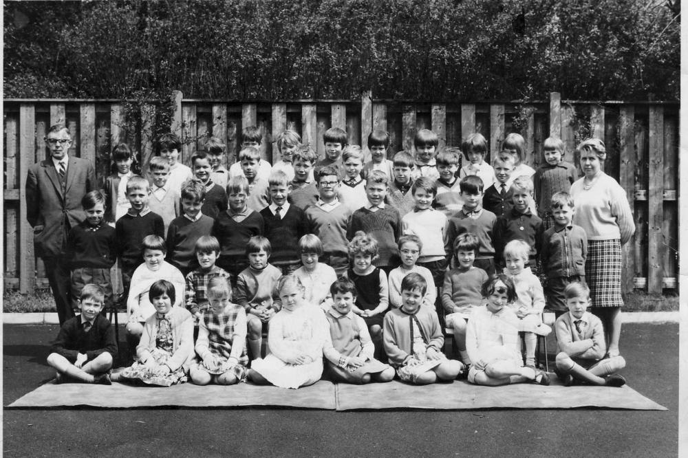 Year Class Photo, 66/67