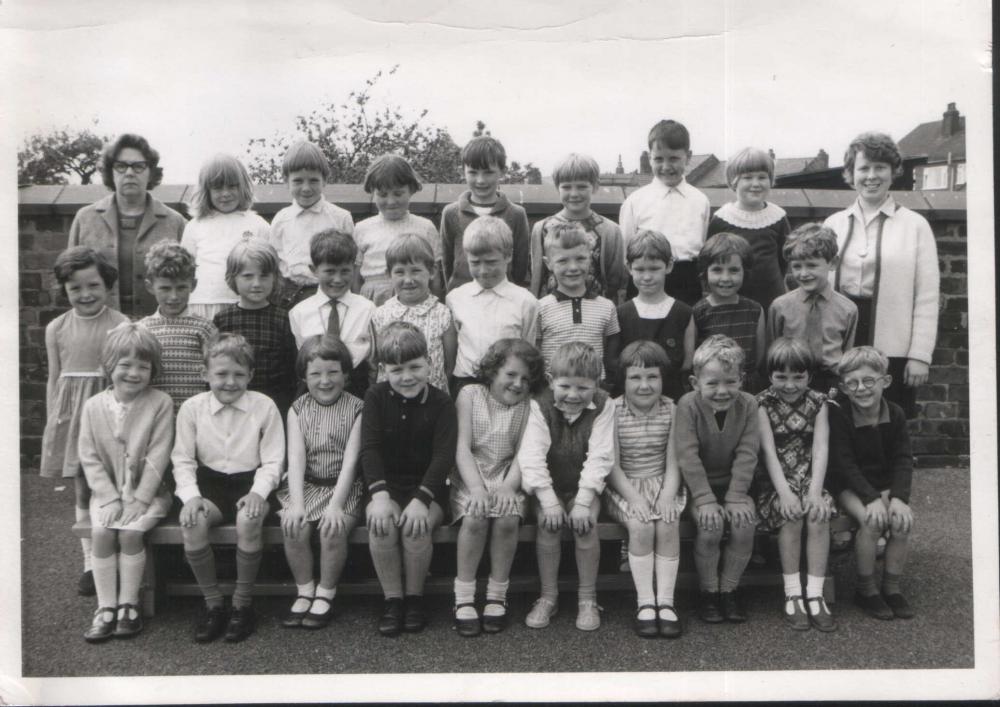 Standish Lower Ground C of E School 1967 Standish Lower Ground C of E School 1967