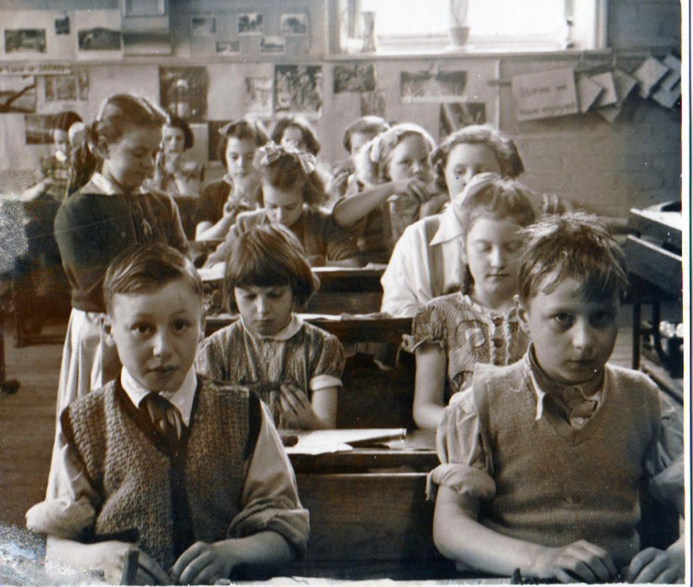 A class photo from 1955. A class photo from 1955.