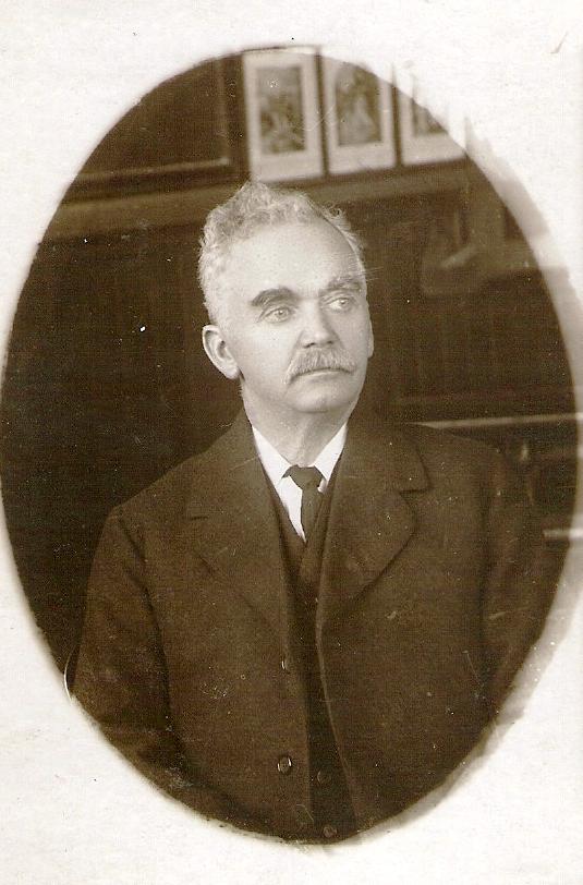 Headmaster of St Thomas's C of E School Headmaster of St Thomas's C of E School