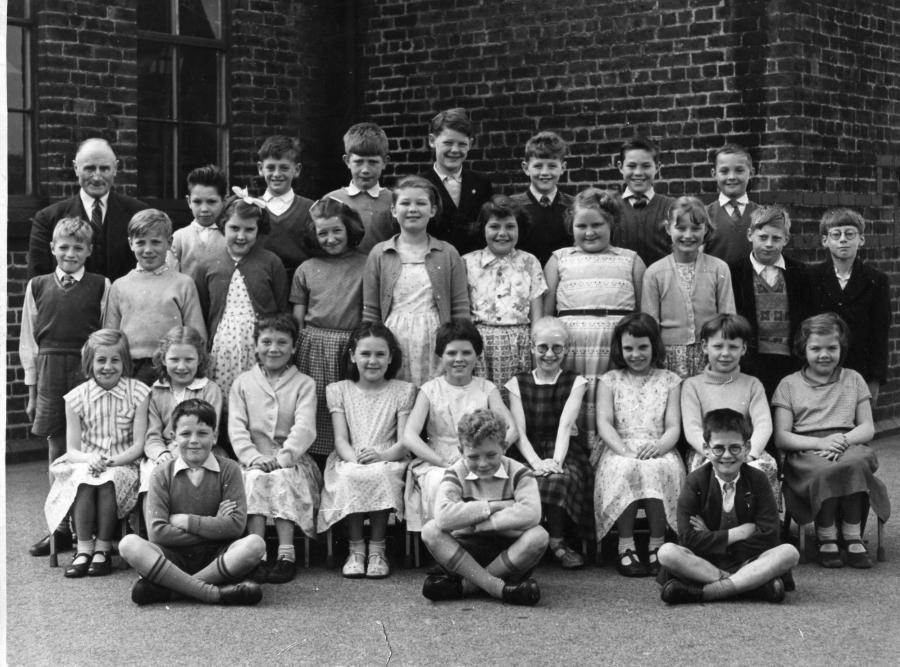 Class photo, 1959. Class photo, 1959.