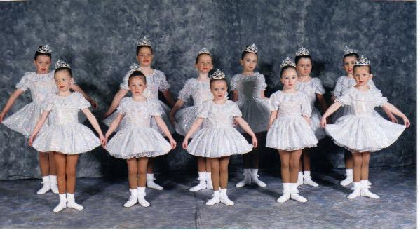 JUNIOR SONG AND DANCE SHOWTIME 2001 JUNIOR SONG AND DANCE SHOWTIME 2001