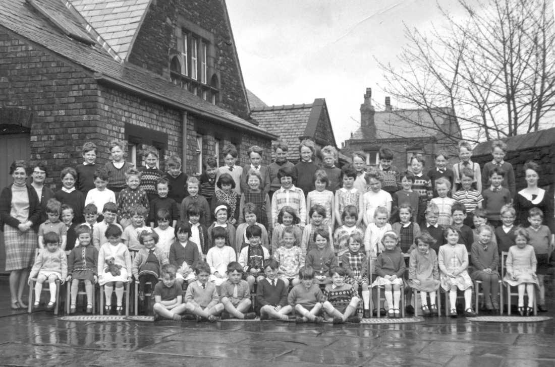 Infants school photo, c1967. Infants school photo, c1967.