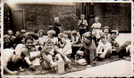 Children at Belle Green, c1940. Children at Belle Green, c1940.