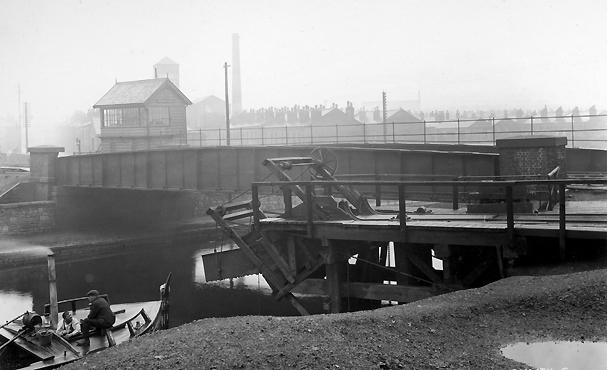 Wigan Central railway and canal coal-tipper