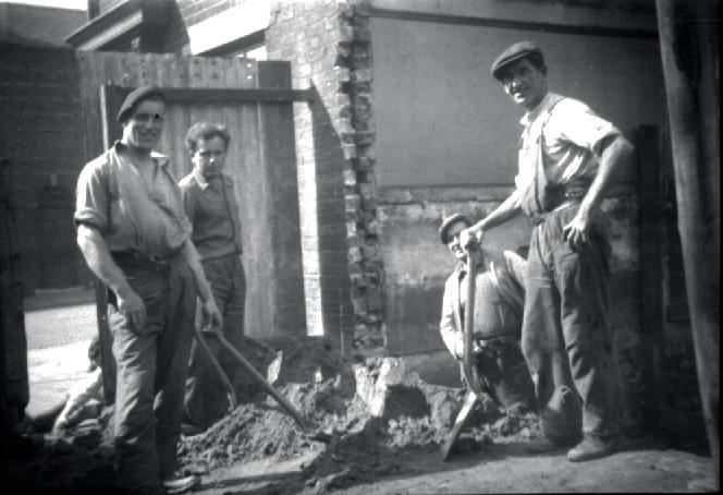 Re-building the Crispin Arms, early 1950s. Re-building the Crispin Arms, early 1950s.