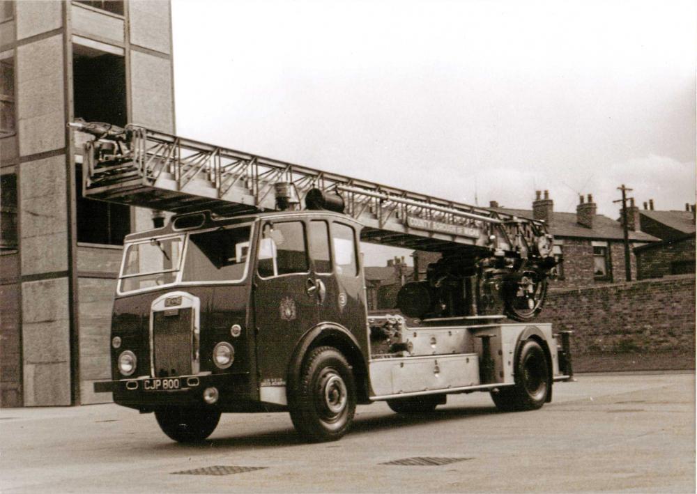 The "Somers" fire engine The "Somers" fire engine