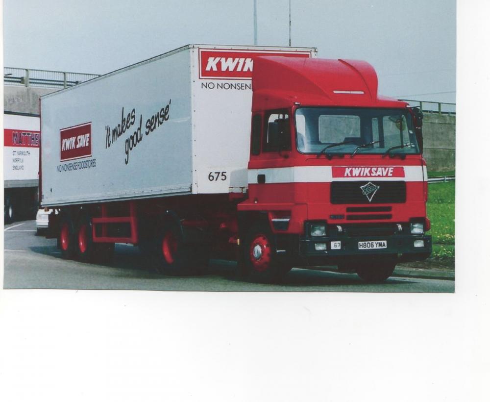 Kwik Save on test with a new Foden 300 tractor unit 1990. Kwik Save on test with a new Foden 300 tractor unit 1990.