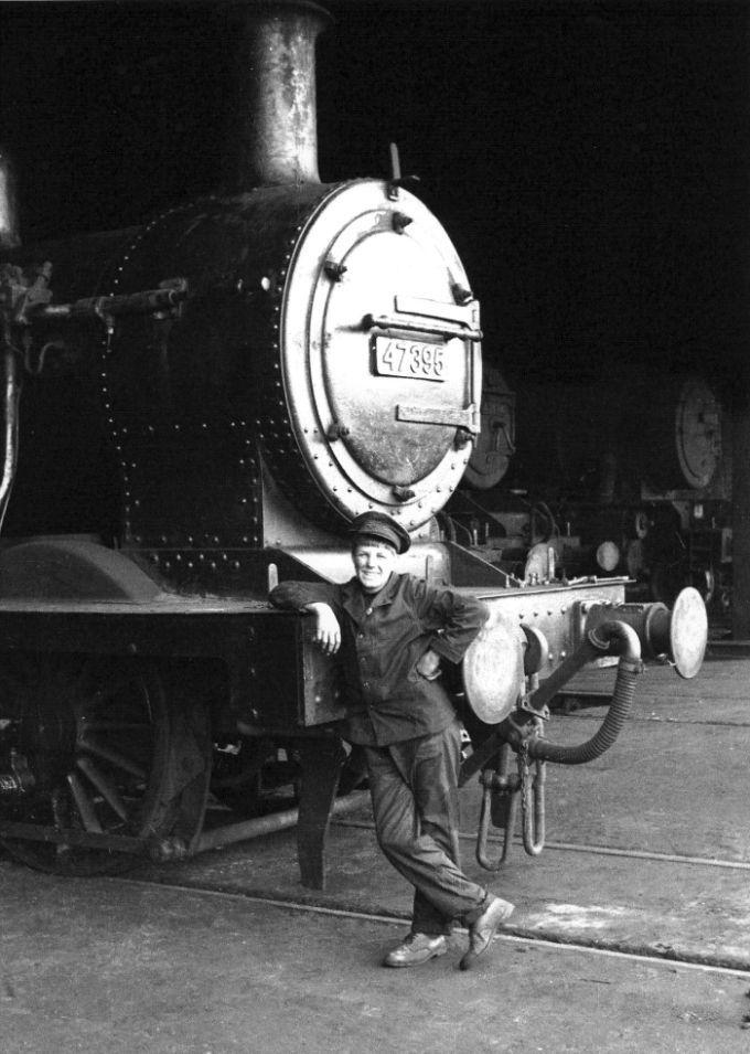 Springs Branch engine cleaner, John Daniels, May 1964. Springs Branch engine cleaner, John Daniels, May 1964.