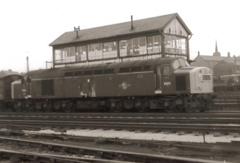 Class 40 Passing Springs Branch No2 Signal Box 1968 Class 40 Passing Springs Branch No2 Signal Box 1968