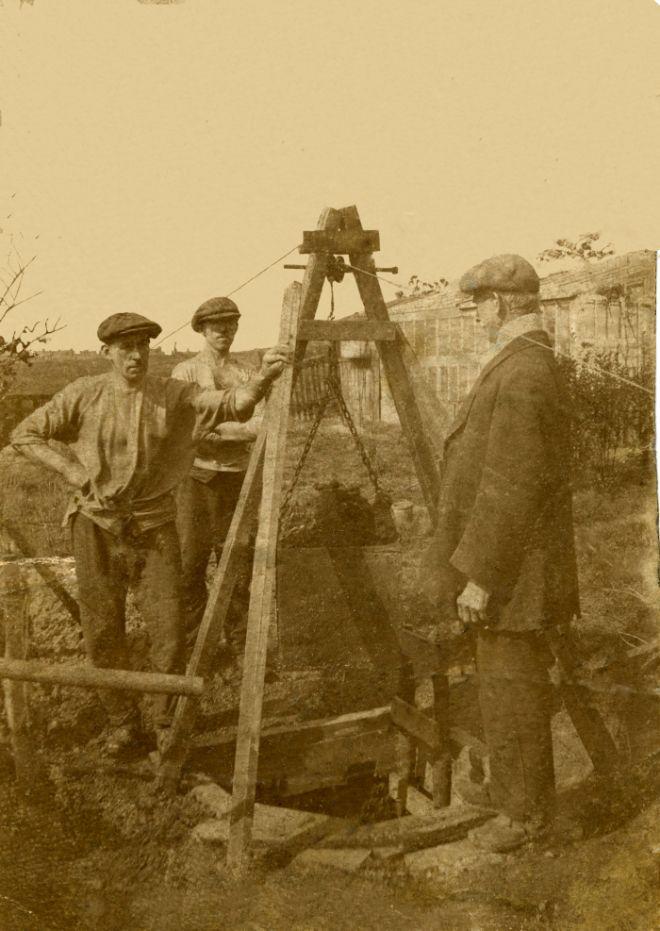 Digging for coal in Whelley during 1927 strike.